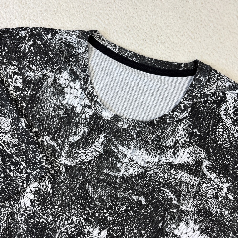 LULULEMON Mens Athletic Running T-Shirt Large Floral Short Sleeve Reflective Tee - Picture 1 of 15
